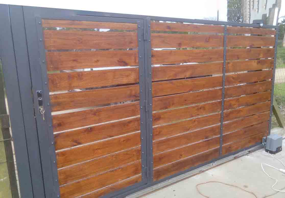Maderas y Aserríos Nariño, Venta de Madera para puertas, portones y techos en Girardota.