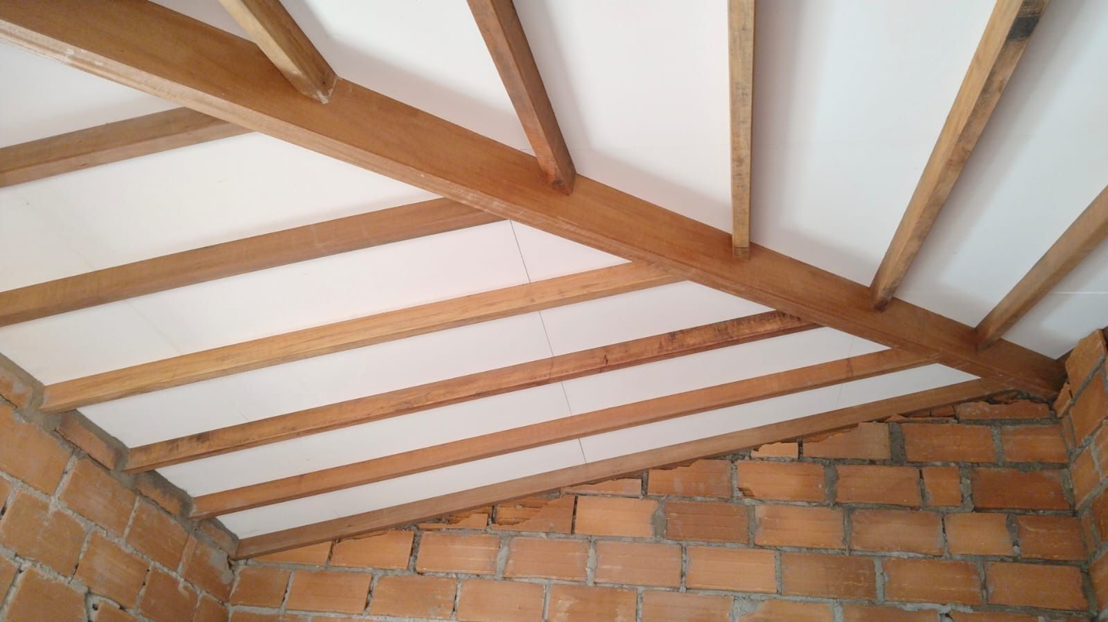 Maderas y Aserríos Nariño, Madera para todo tipo de usos: Comercial, Construcción, Techos de Madera.
