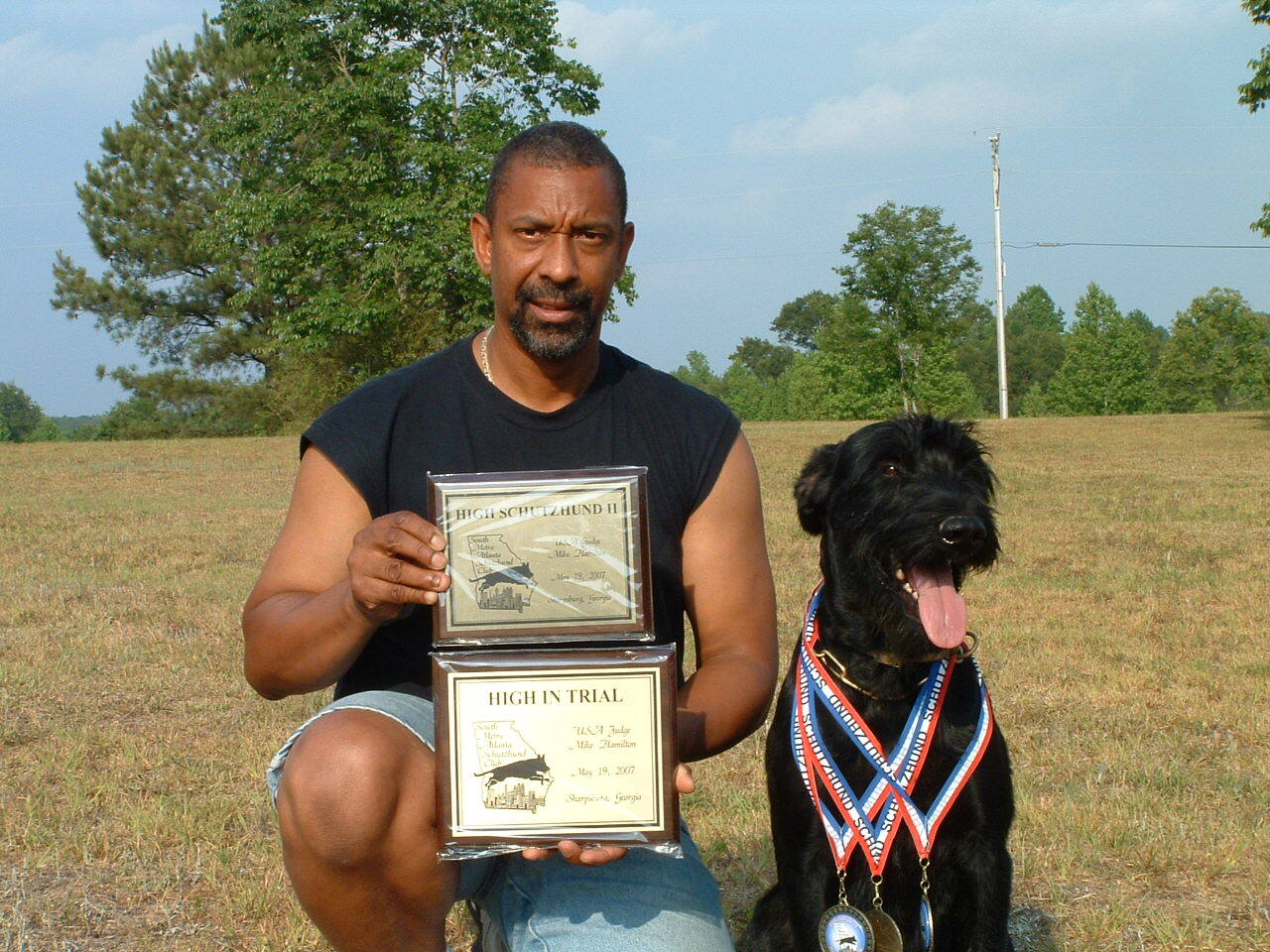 Biting the Sleeve — Williamson, GA — Leading Edge Kennels Biting the Sleeve — Williamson, GA — Leading Edge Kennels