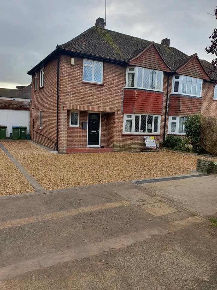 Gravel driveways by Walton Driveways Surrey