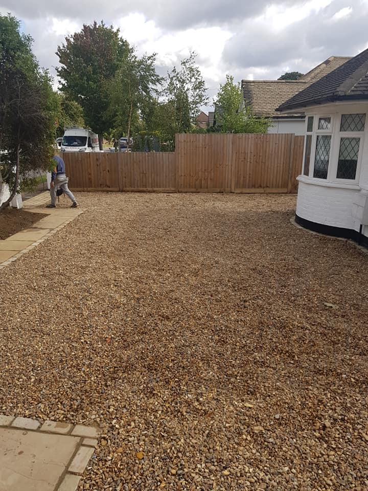 Gravel driveways by Walton Driveways Surrey