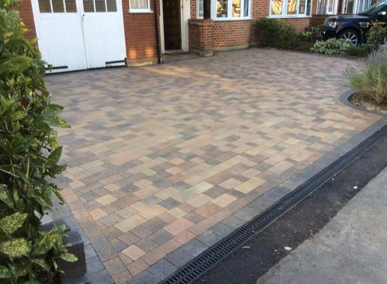 Beautiful block paving driveways by Walton Driveways Surrey