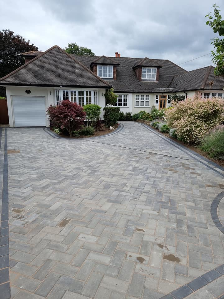 Block paving driveways by Walton Driveways Surrey