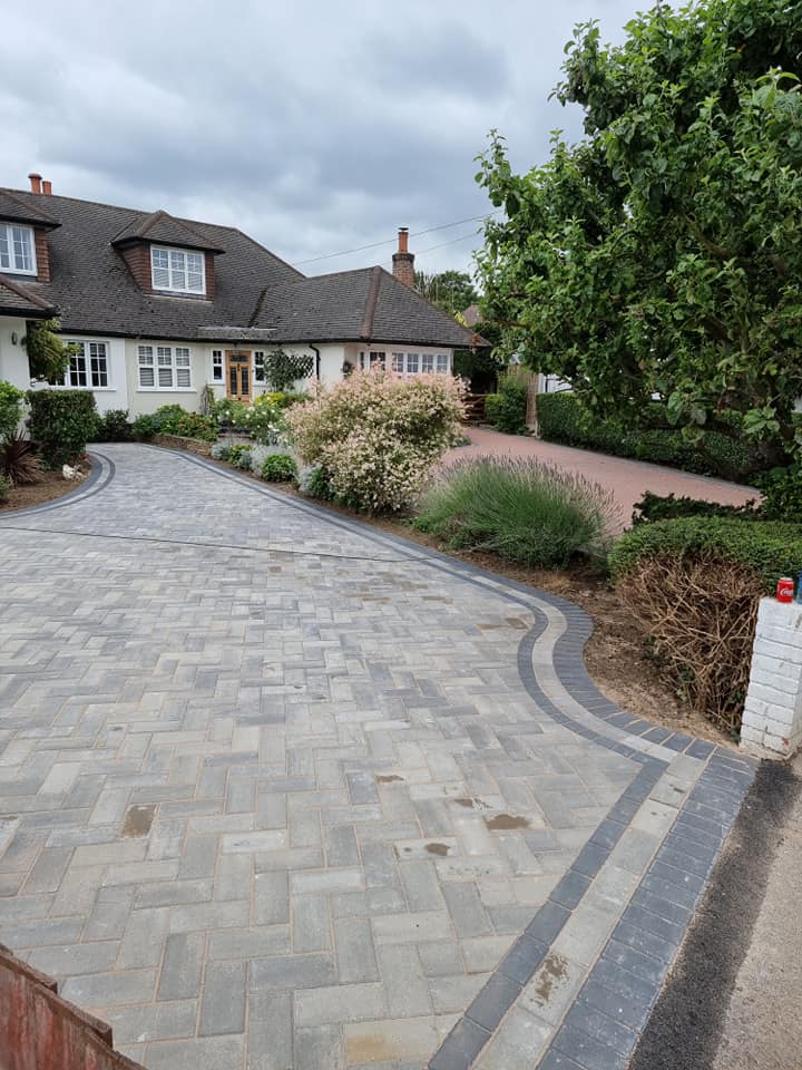 Block paving driveways by Walton Driveways Surrey