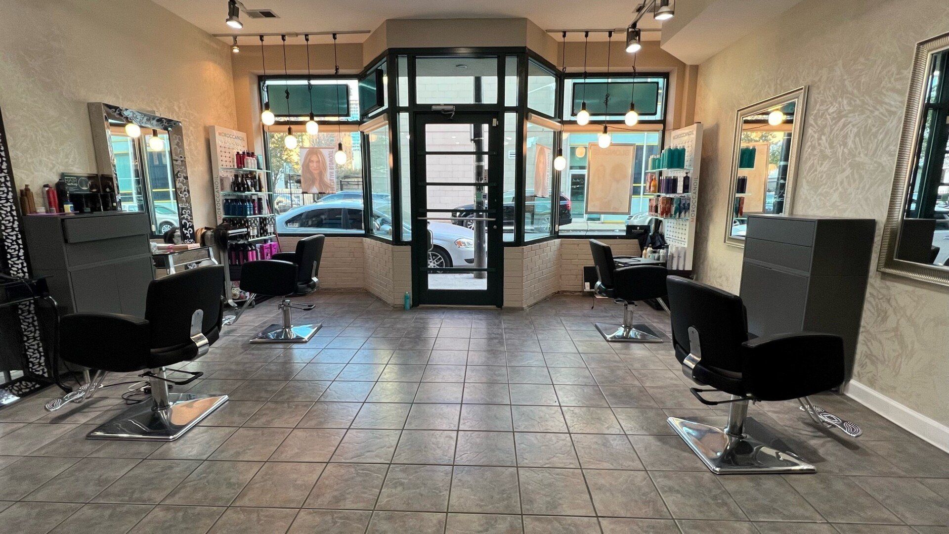 Centre View Salon — Chicago, IL — Saraya Salon