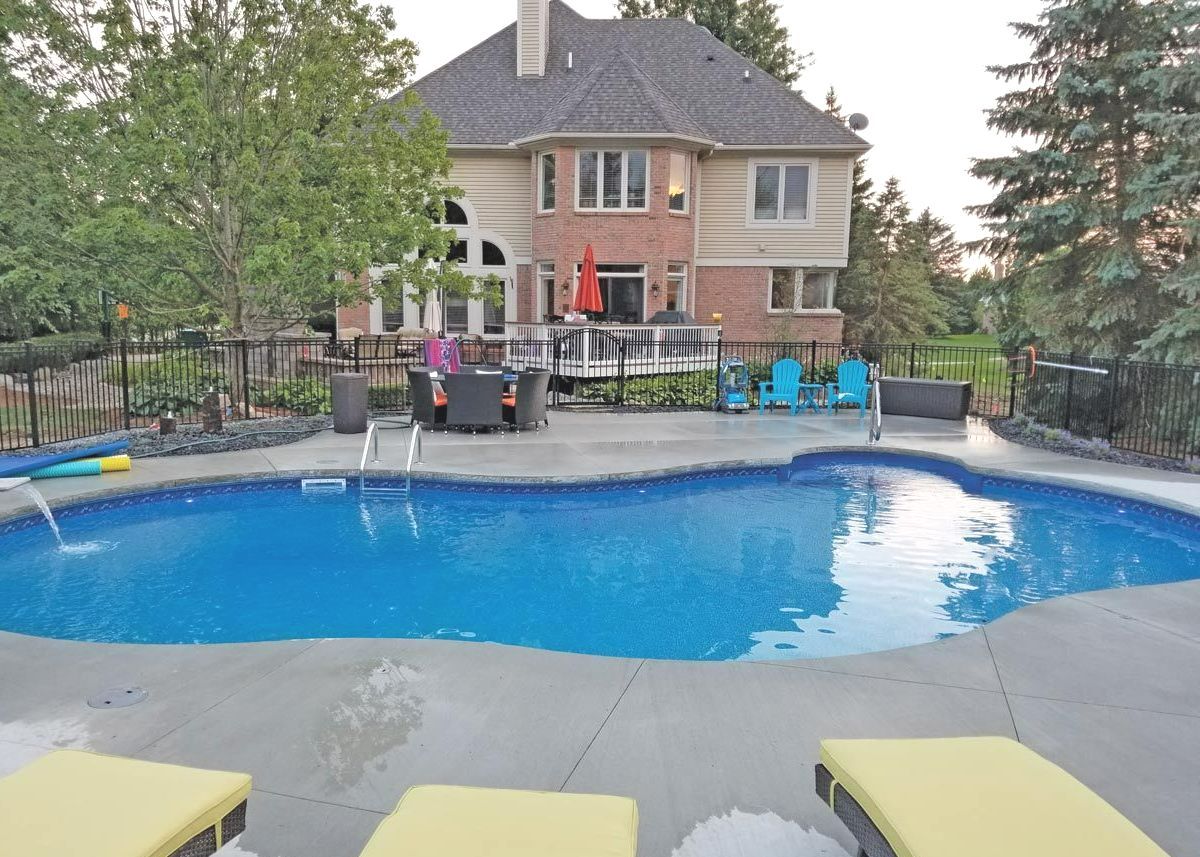 Paradise Inground Vinyl liner pool. Lagoon pool with liner over steps.