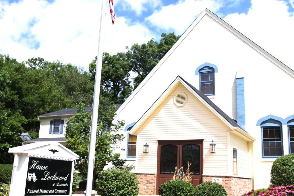 Twin Lakes | Haase-Lockwood & Associates Funeral Home