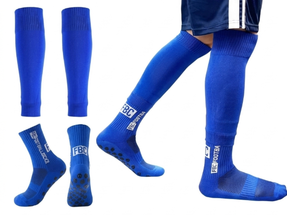 Calcetines de fútbol azules hasta la rodilla mostrados en vista frontal y lateral sobre un fondo blanco.