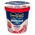 Un envase de yogur de fresa Milkaul; tapa roja, vaso azul, gráficos de fresa, etiqueta 
