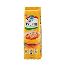 Paquete amarillo de polenta Arco Presto Pronta con gráfico del plato y texto.