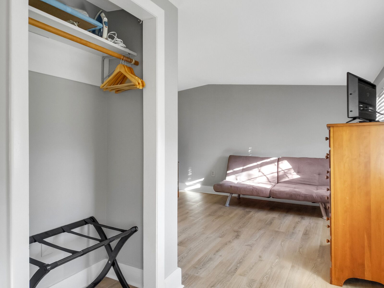 bedroom-suite