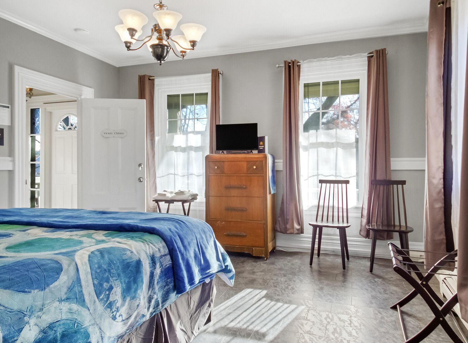 bedroom-suite