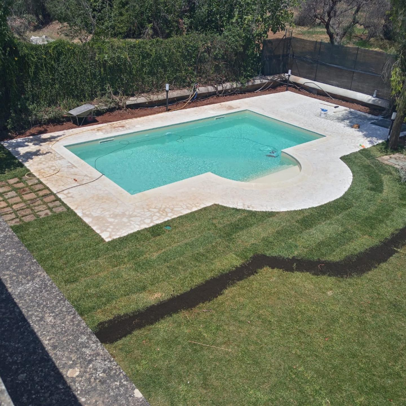 piscina interrata a skimmer ralizzata in provincia di lecce casarano colore telo sabbia
pool design group