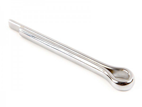 Contrapino de metal prateado com cabeça em forma de laço e duas pontas paralelas sobre um fundo branco.