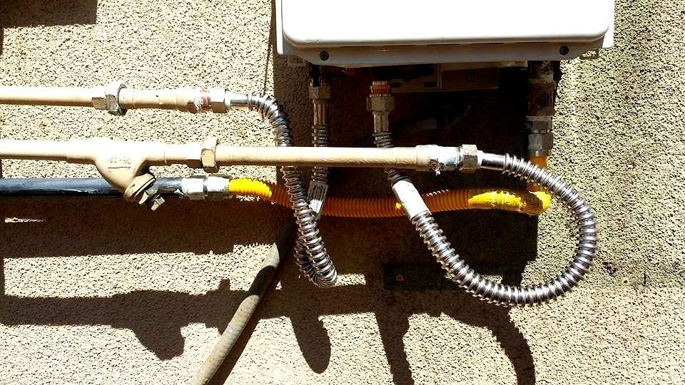 When it comes to gas line installation, precision and safety are key. At Done-Rite Plumbing & Rooter, we specialize in professional gas line installation services for homes and businesses throughout Anaheim, CA. Whether you’re setting up a new gas-powered appliance, building a new home, or upgrading your current gas system, our expert team is equipped to handle your project with care. We ensure that your gas line is installed correctly and meets all local safety codes to keep your property safe and secure.