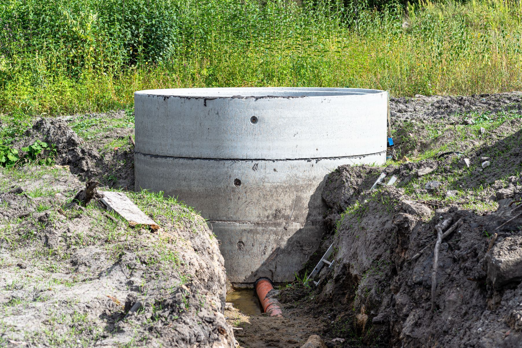 a concrete ring with a hole in the middle of it