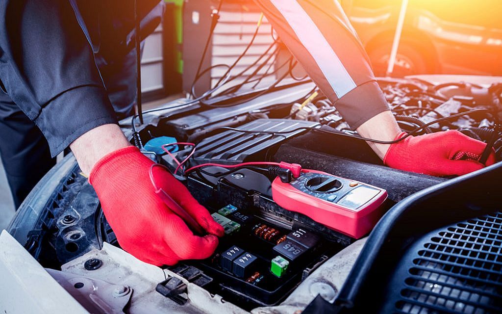 Auto electrical diagnostics at Trib’s Auto Repair in Fort Walton Beach, FL fixing car electrical iss