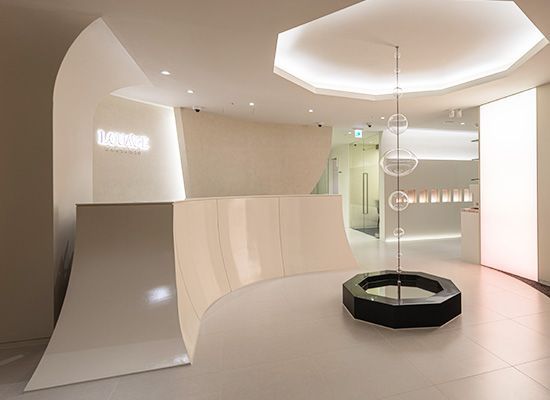 Interior view of LOUAVE Dermatology Clinic in Seoul