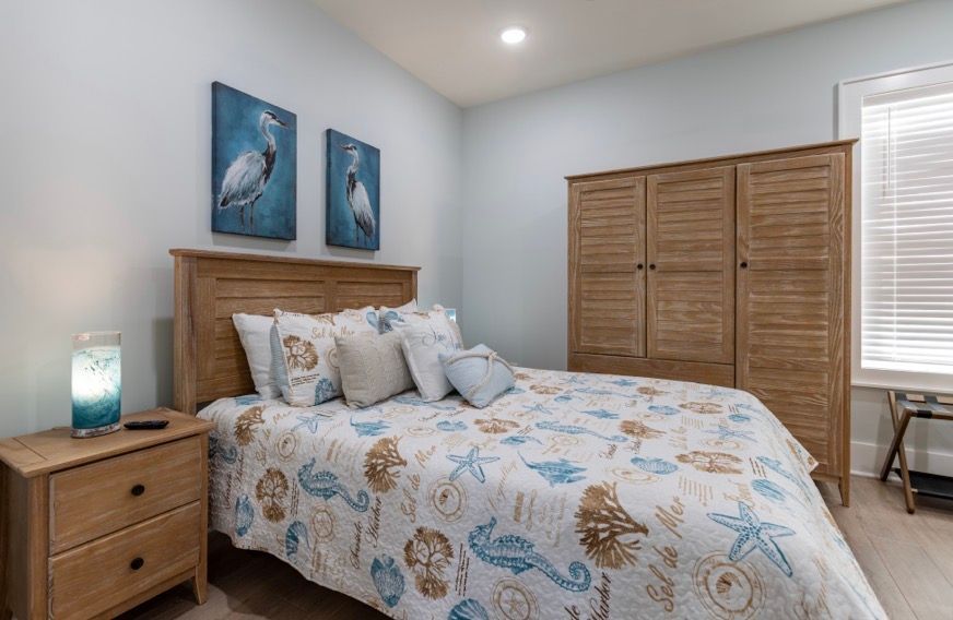 queen size bedroom with extra storage