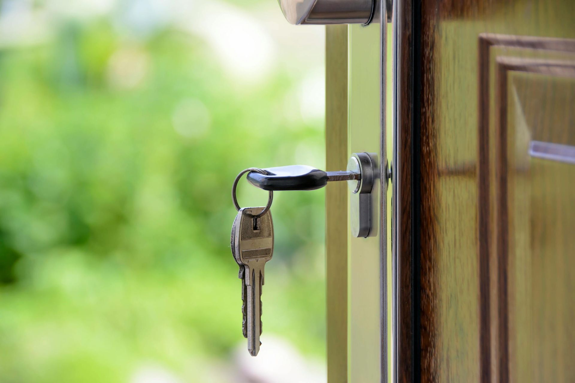 A mortgage broker in Robina has put keys in the door