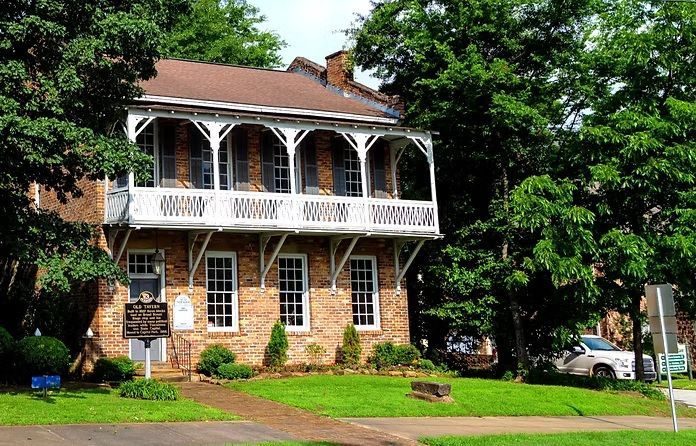 historic-tuscaloosa-jemison-van-de-graaff-mansion