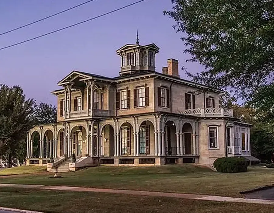 historic-tuscaloosa-jemison-van-de-graaff-mansion