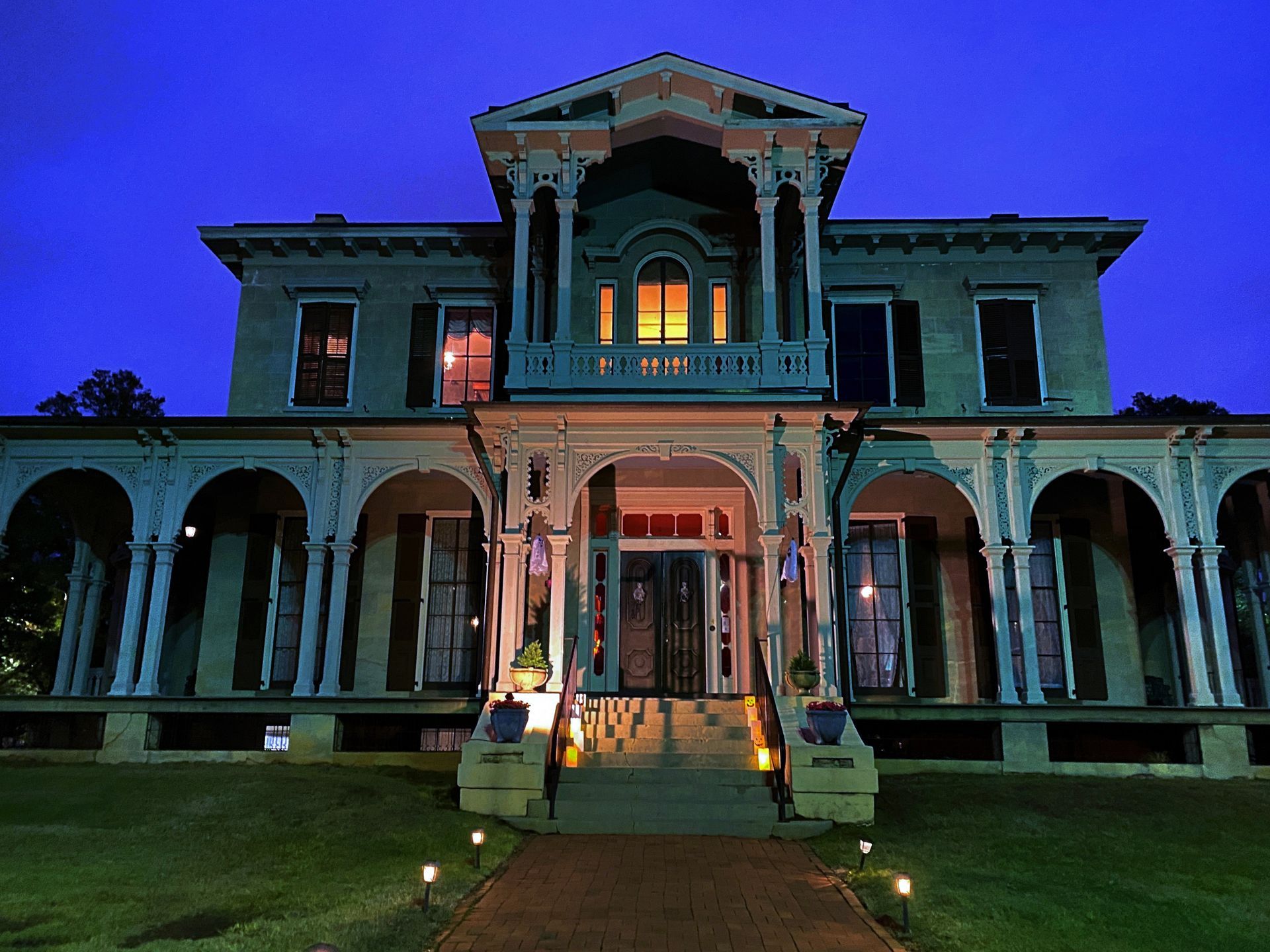 the-haunting-gallery