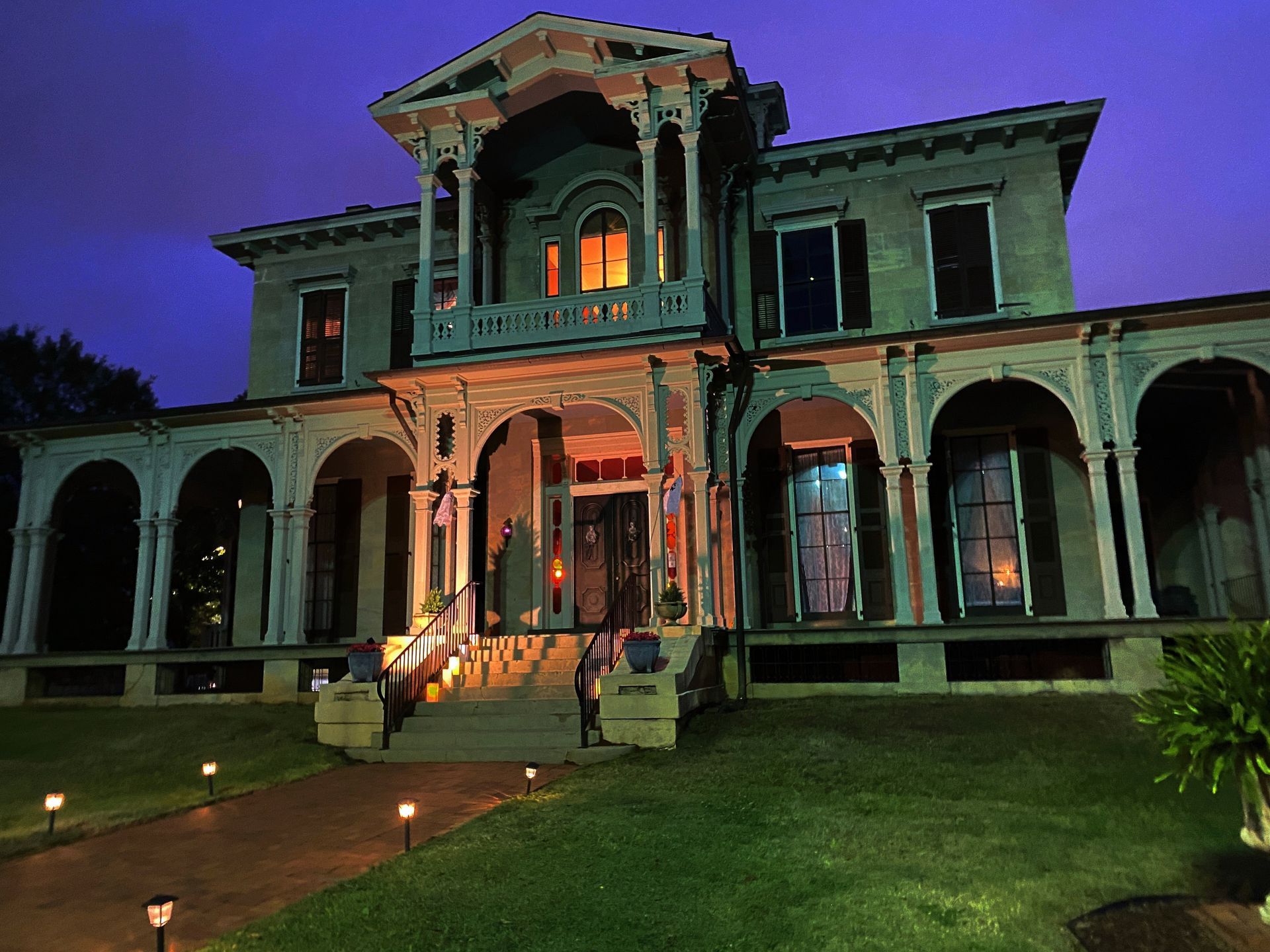 the-haunting-gallery
