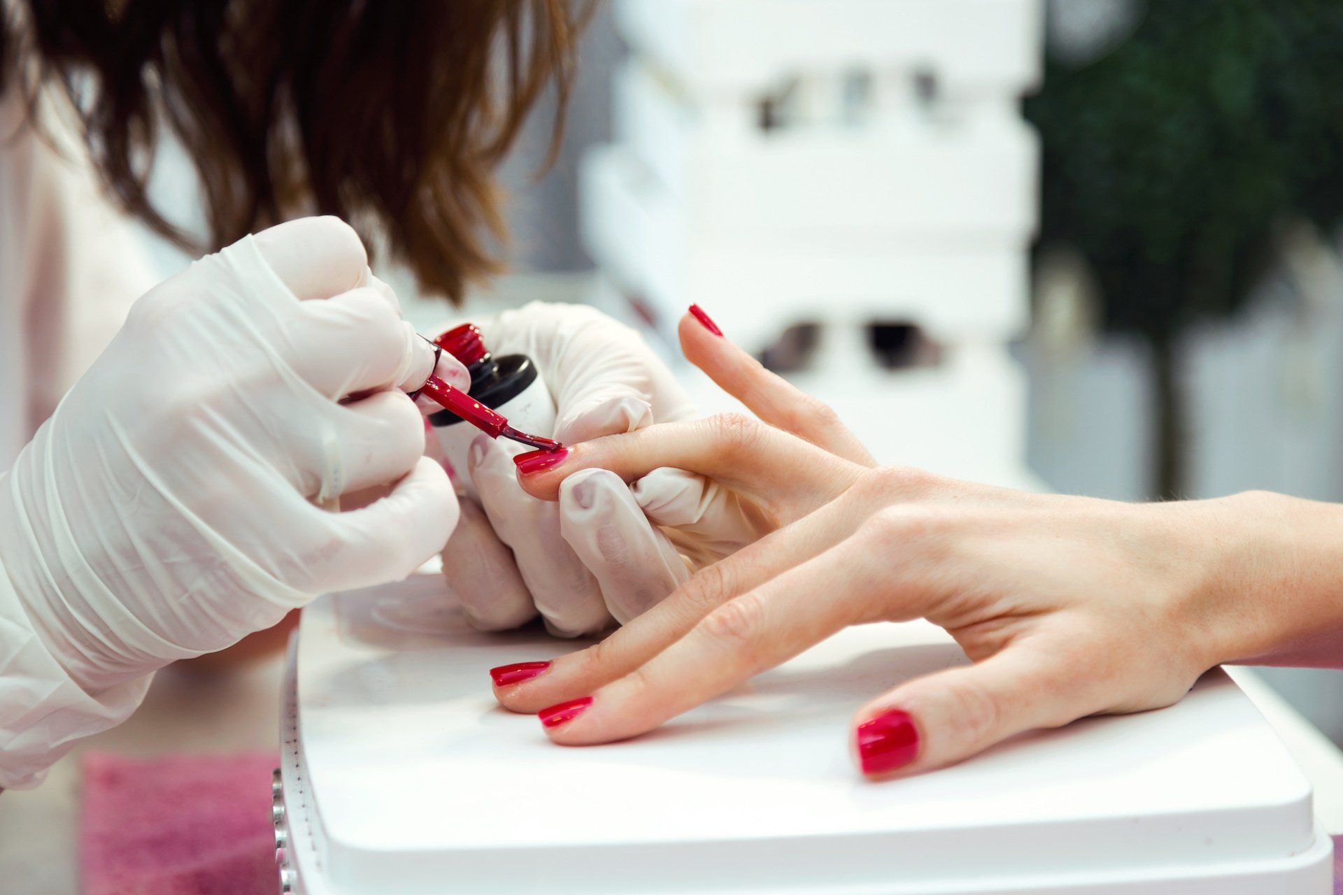 MANICURING