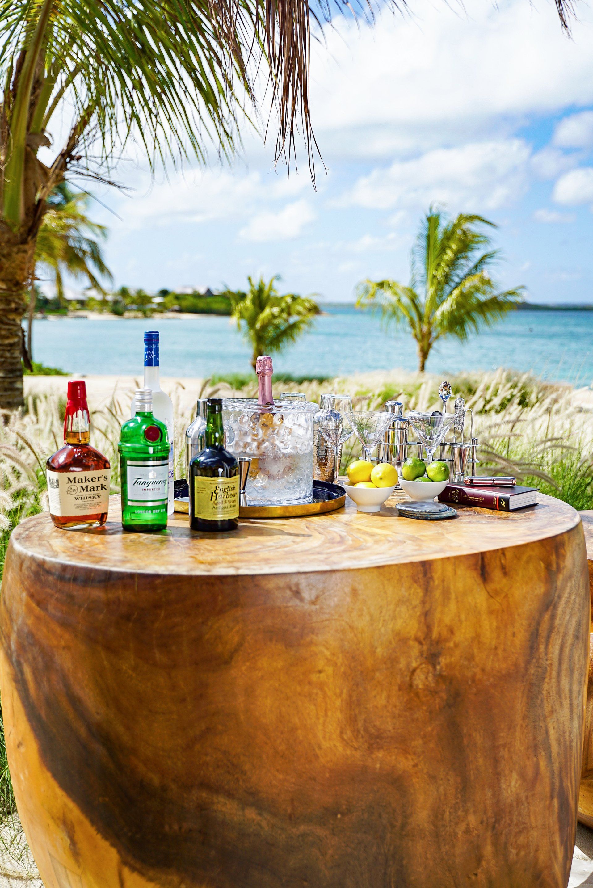 Tŷ Compton Jumby Bay island  cocktails