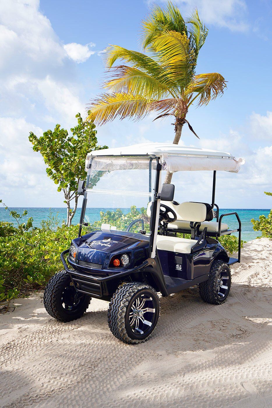 Tŷ Compton Jumby Bay Island Golf Carts