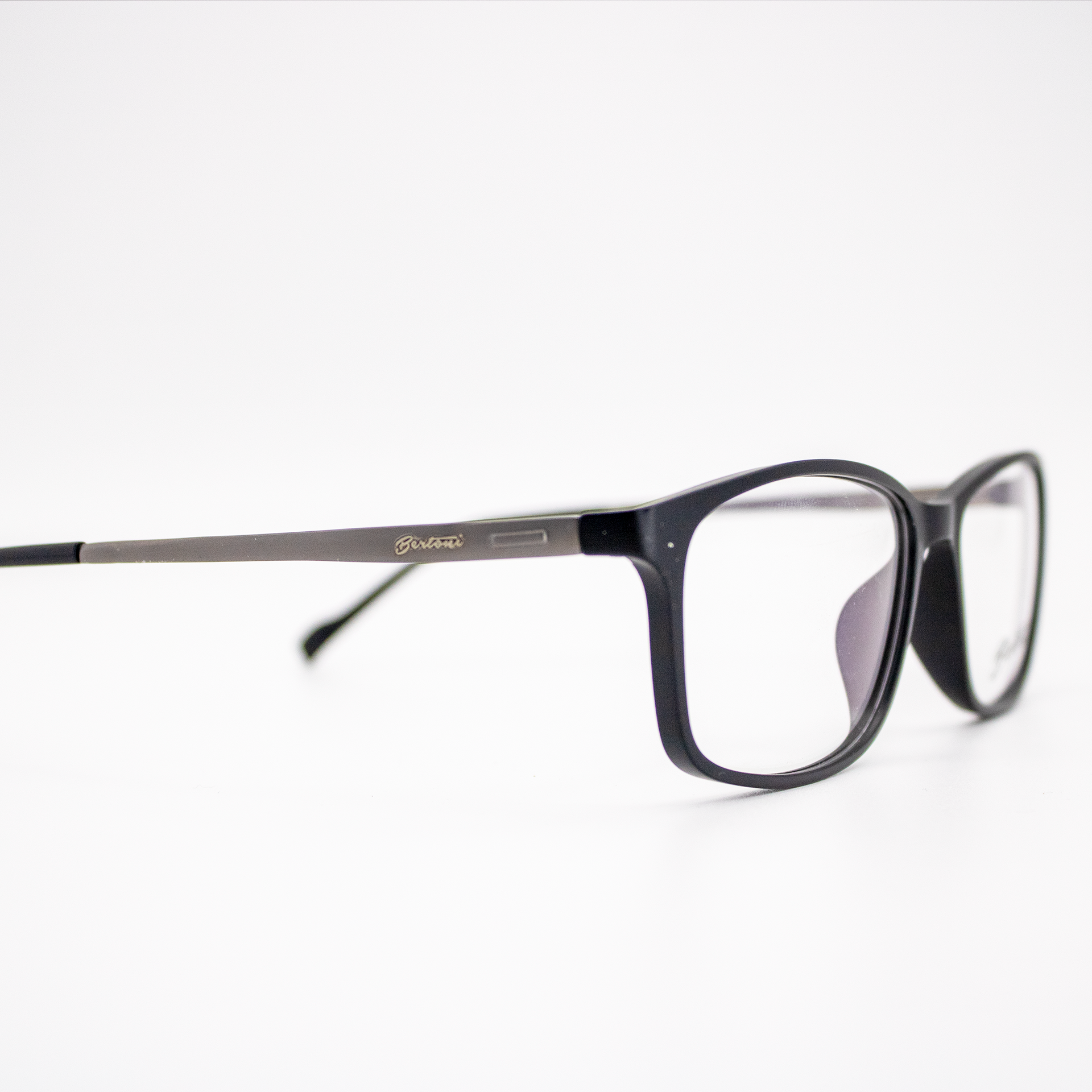 Linha Masculina de Óculos - Ótica Indaiá