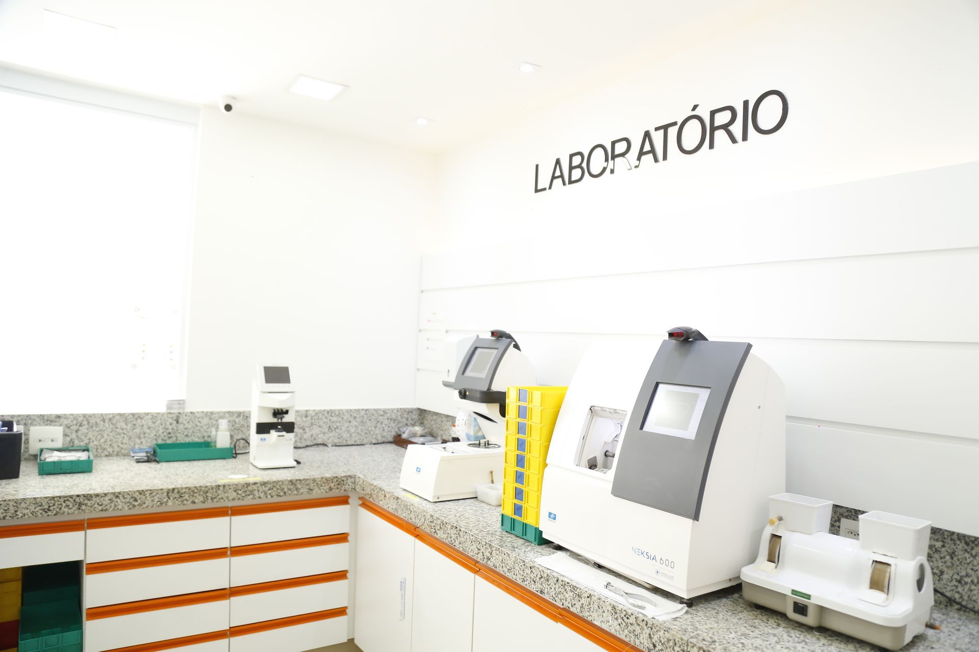 Laboratório na  Ótica Indaiá