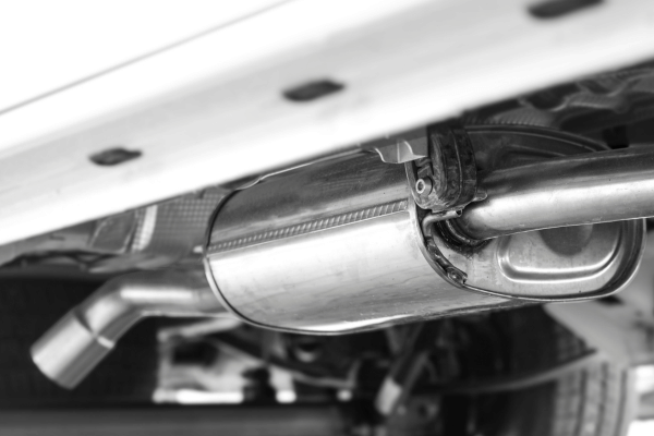 Undercar exhaust system and catalytic converter