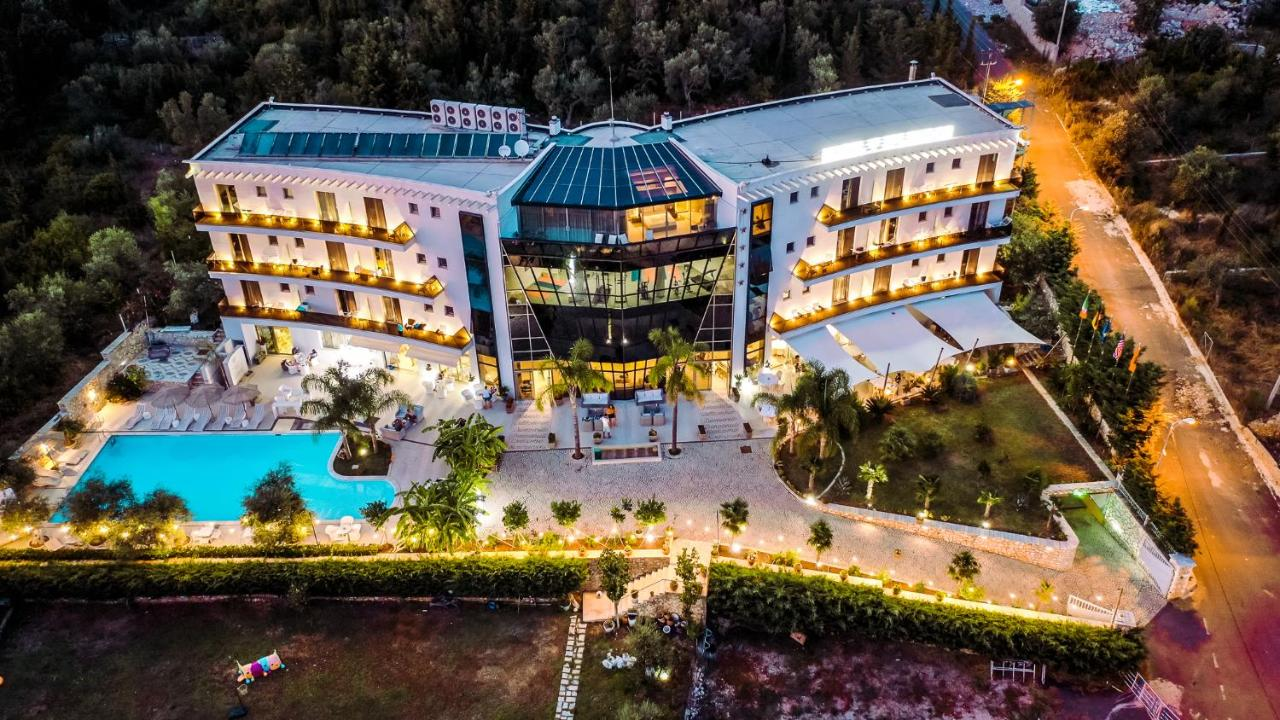 hotels in dhermi