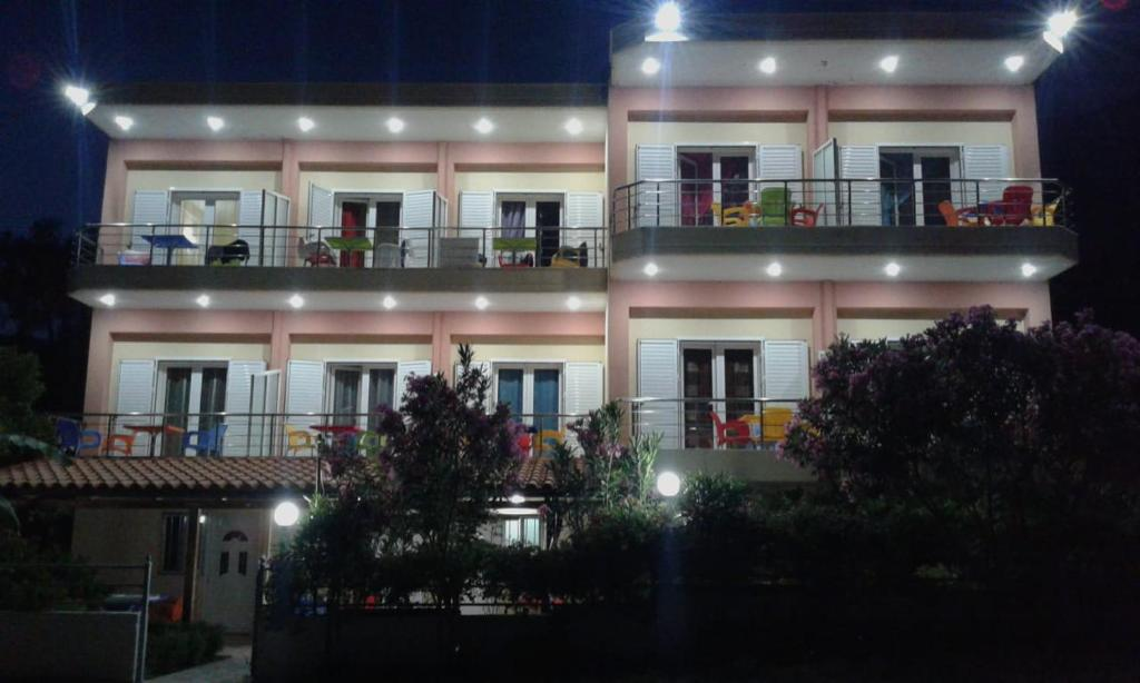 hotels in dhermi