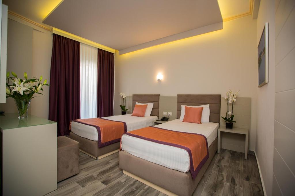 hotels in dhermi