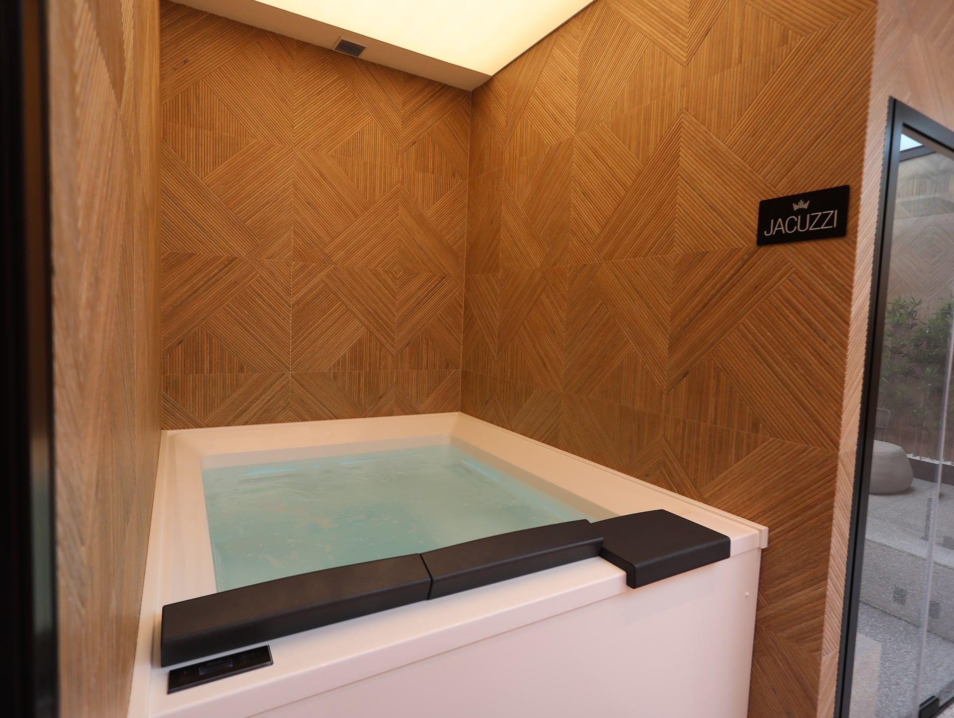 Jazuzzi