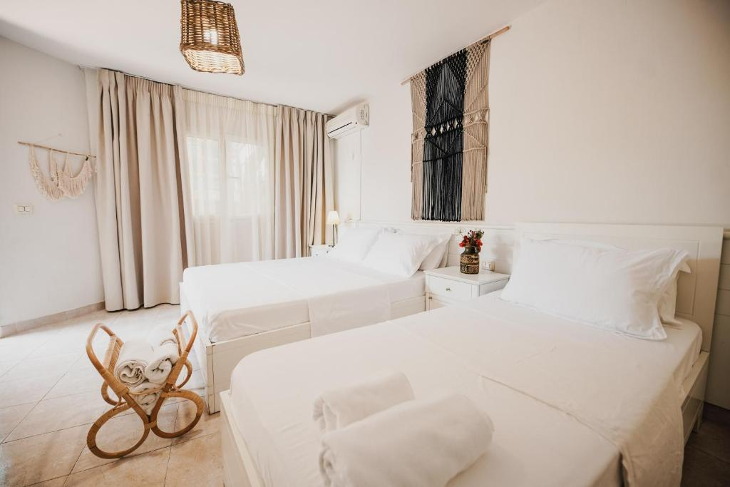 hotels in dhermi