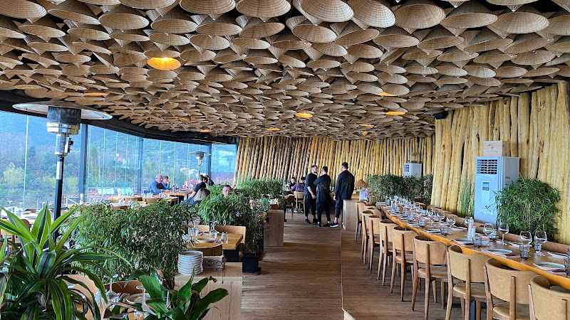 restaurants in tirana