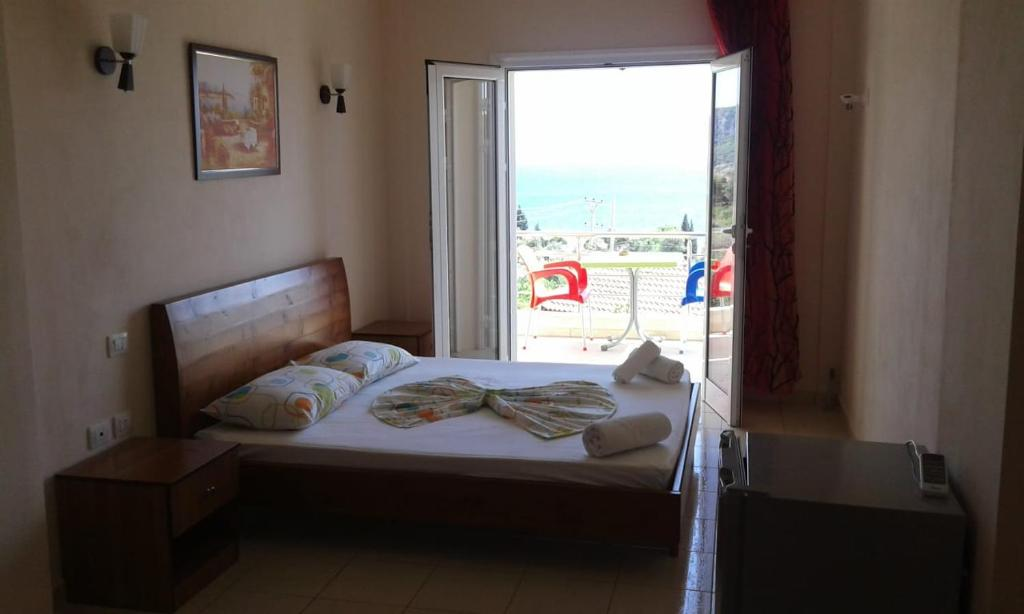 hotels in dhermi