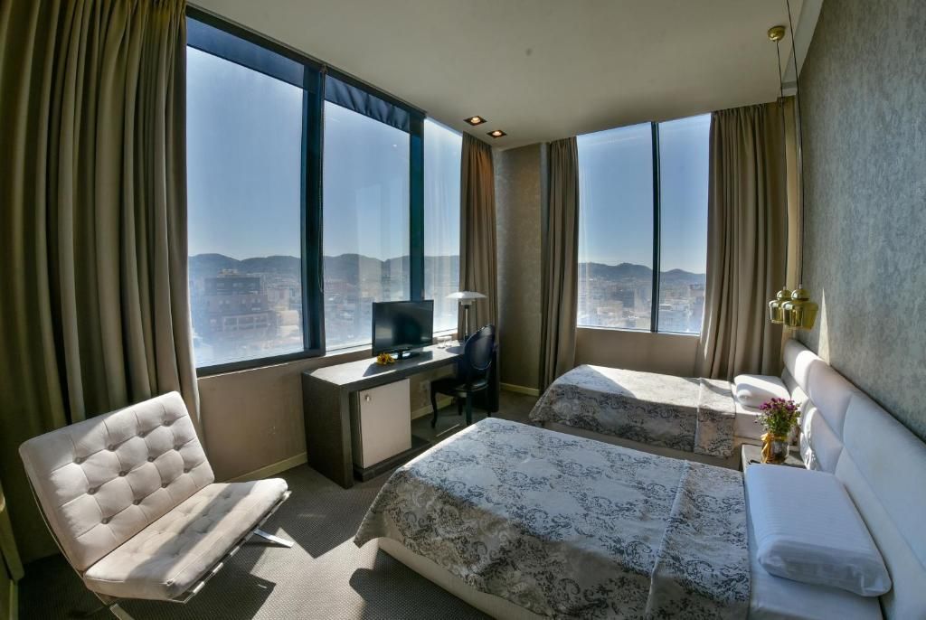 Twin Room at La Boheme