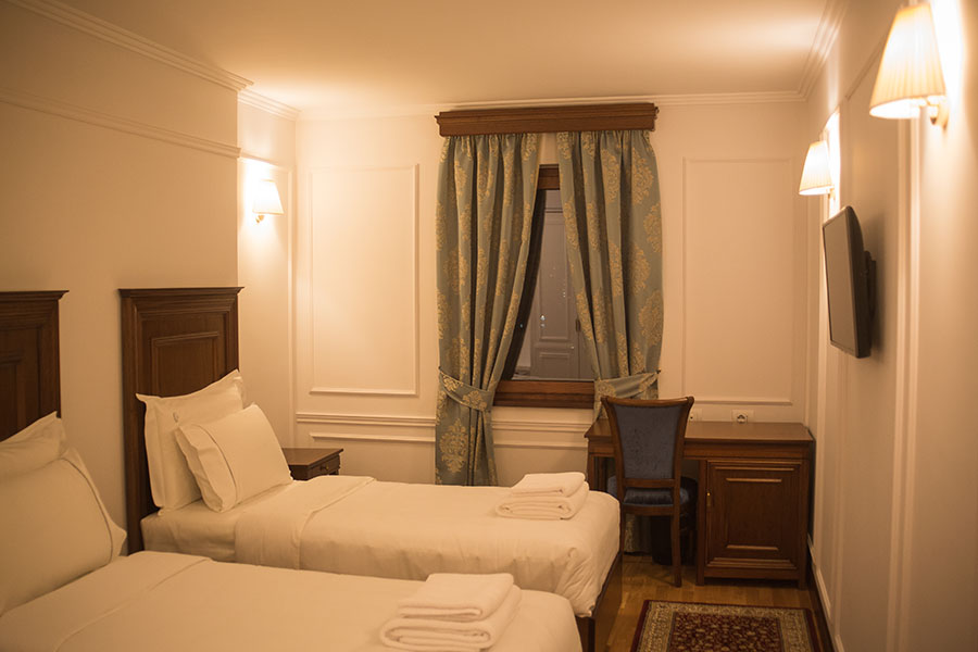 hotel opera tirana