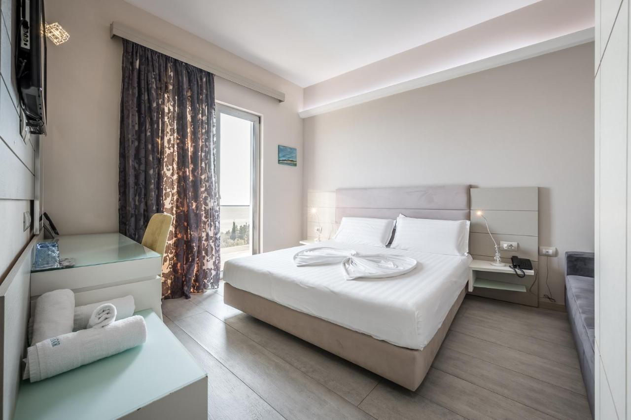 hotels in dhermi