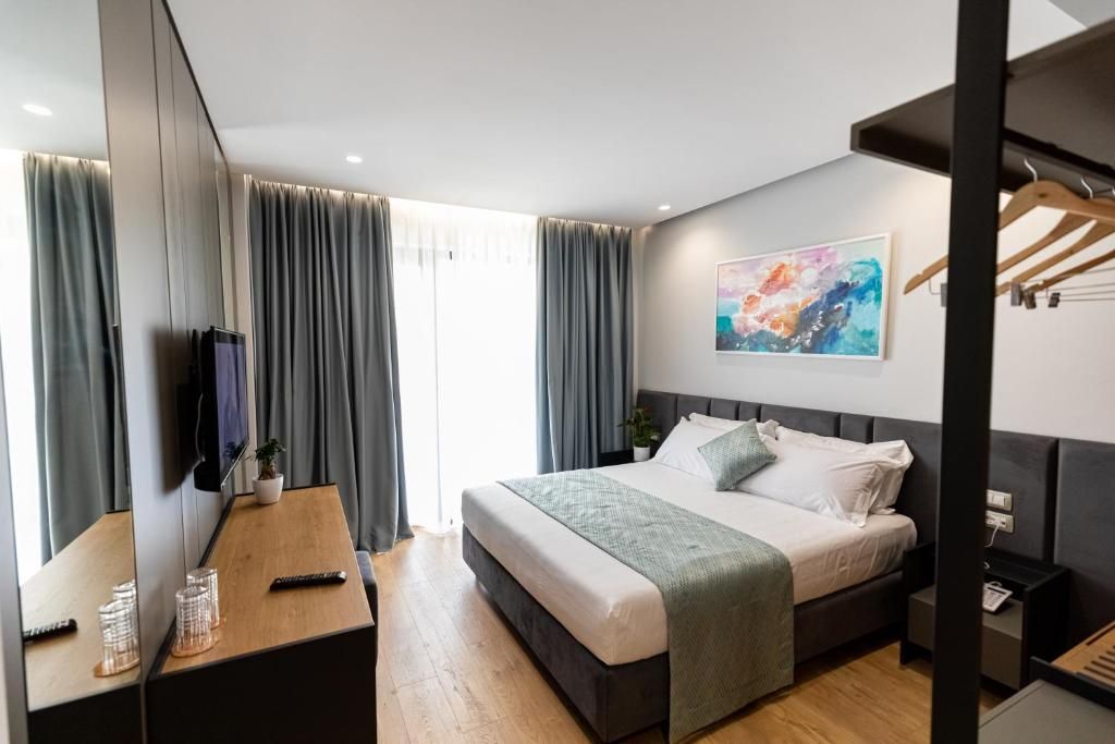 Deluxe Double Room with Mountain View
