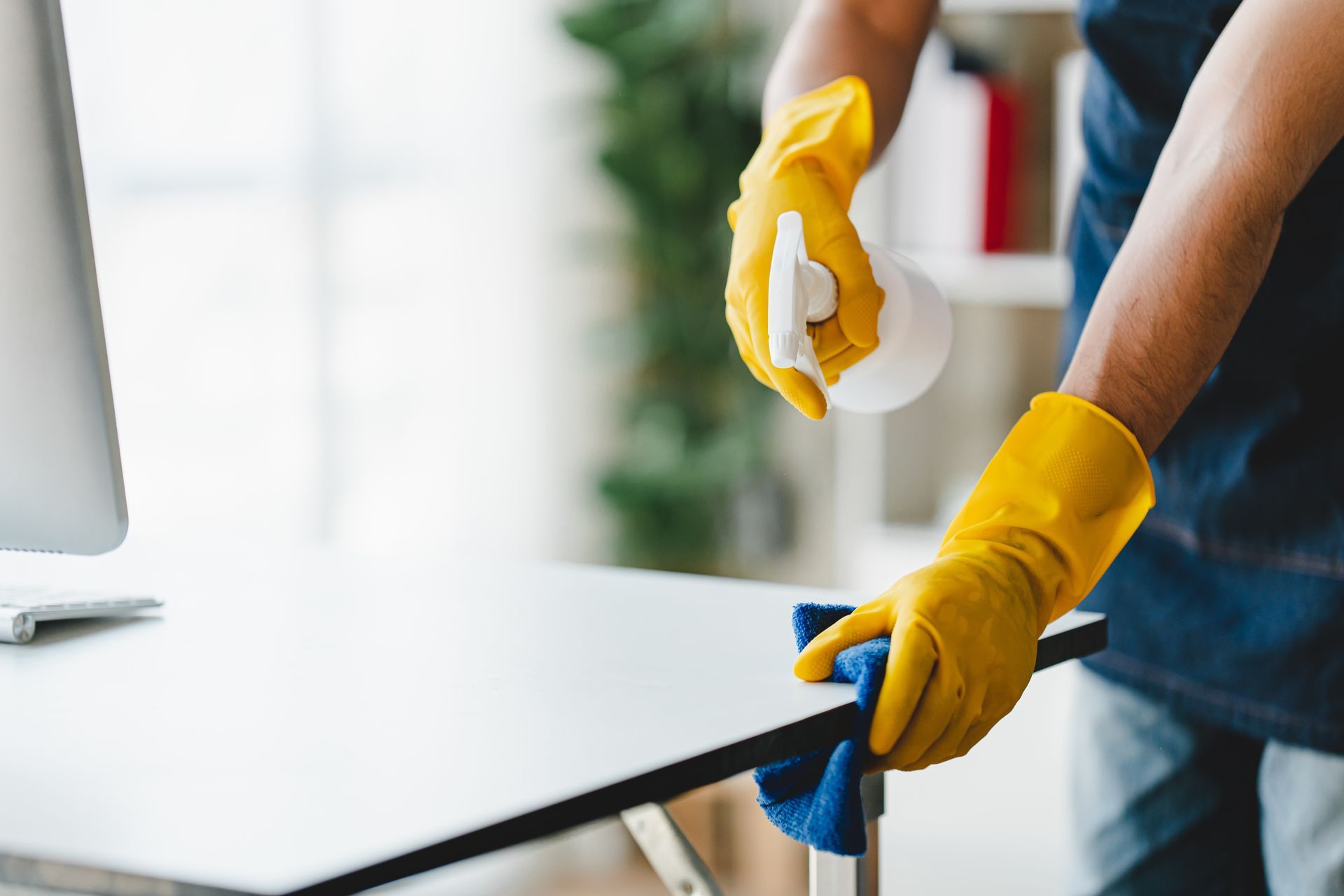 Cleaning table