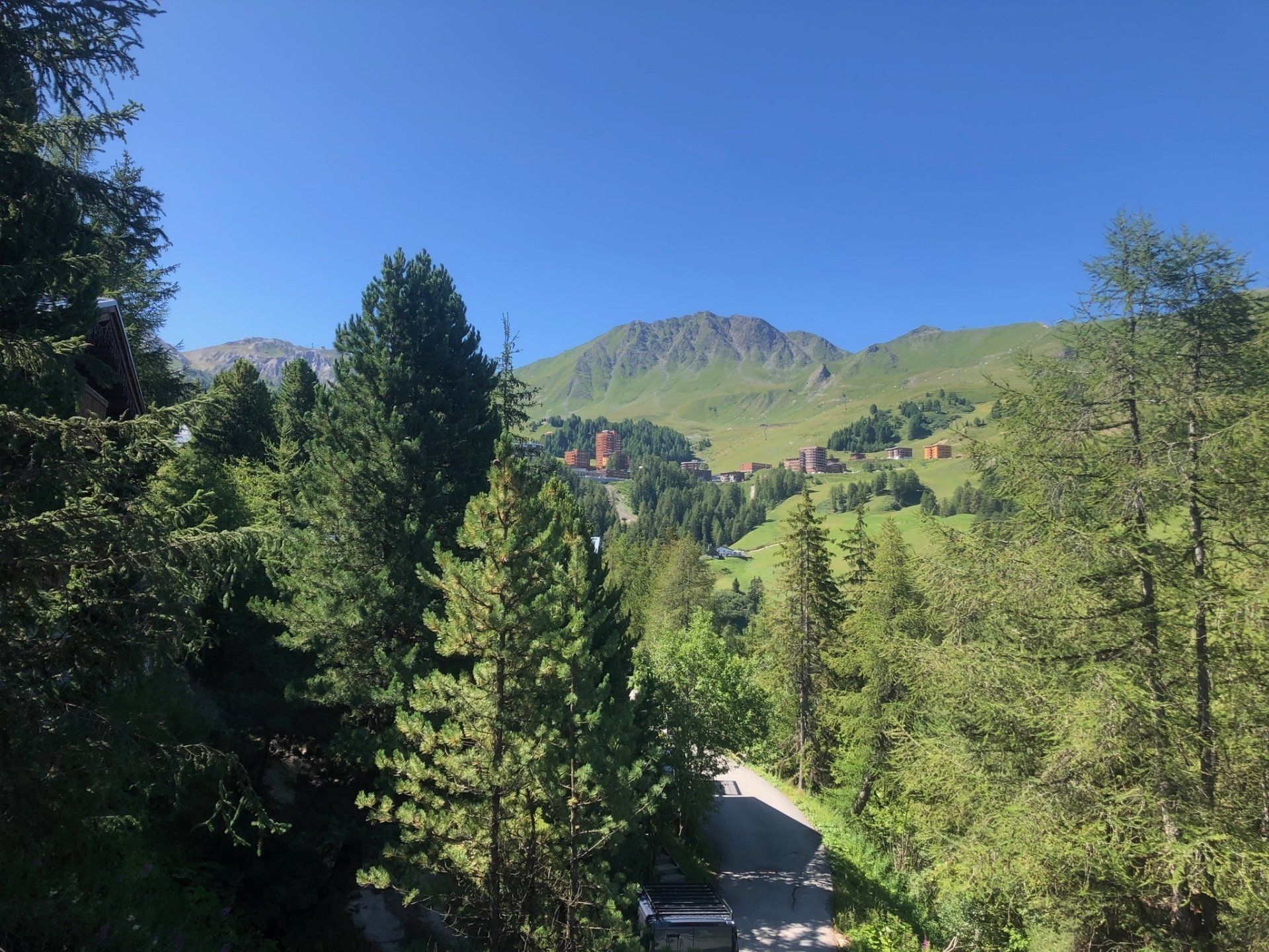 Chalet Marmotte views to Plagne Centre