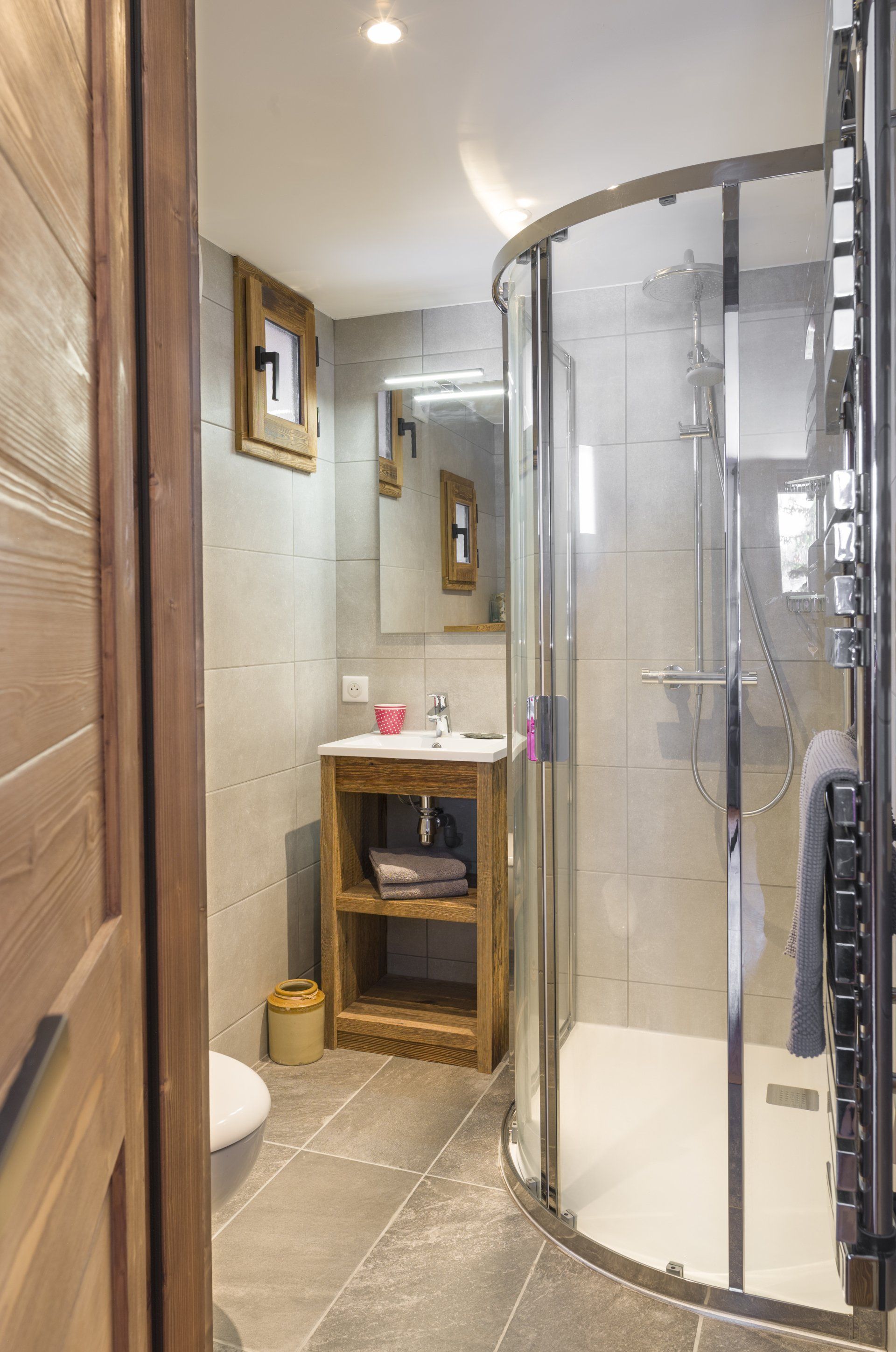 Chalet Marmotte Bedroom 2 Ensuite