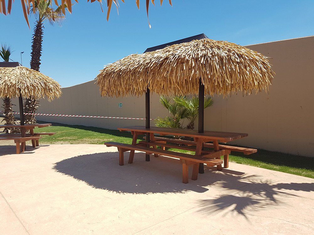 Fiber Palm : any colour specified by a customer.