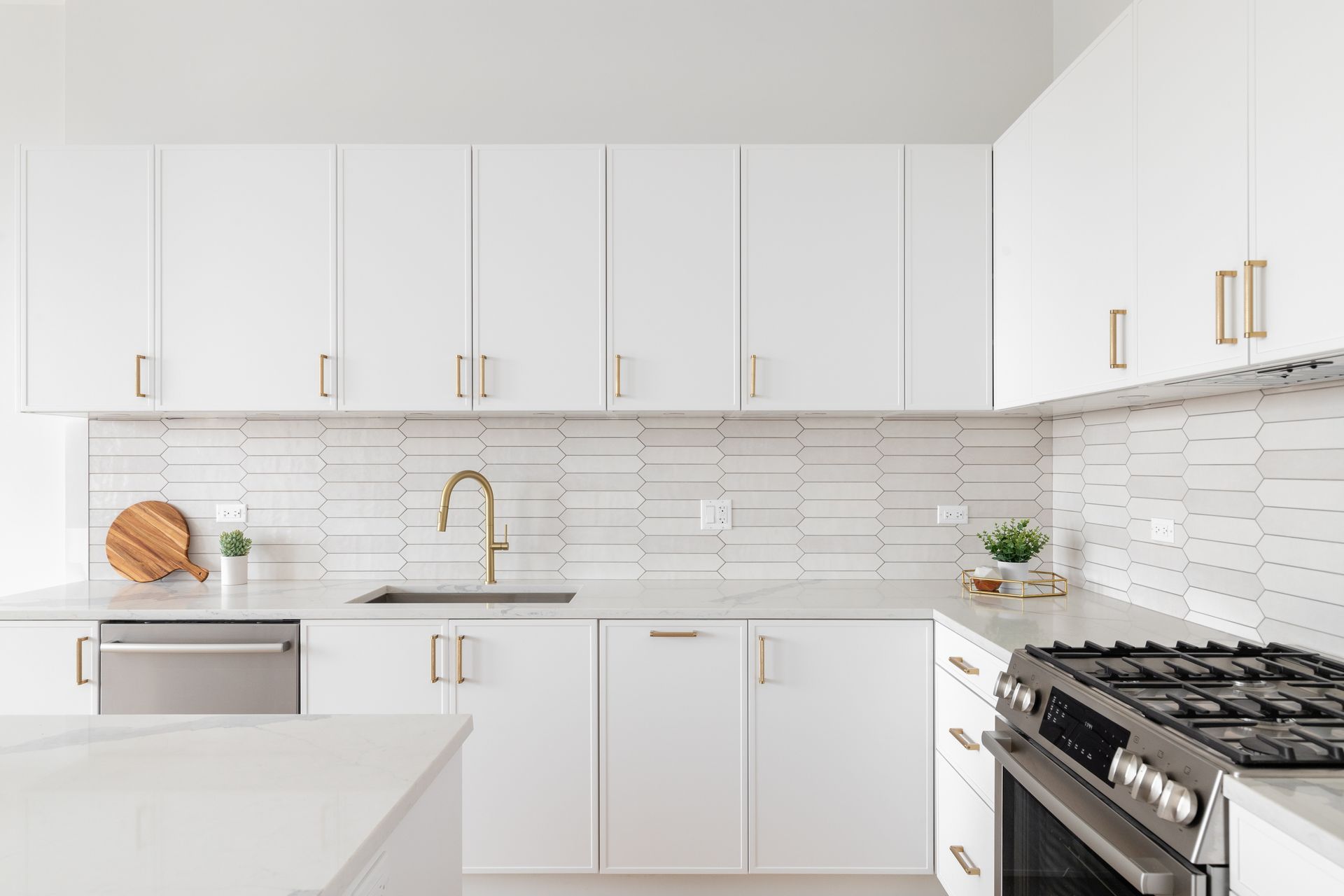 White Kitchen Cabinet